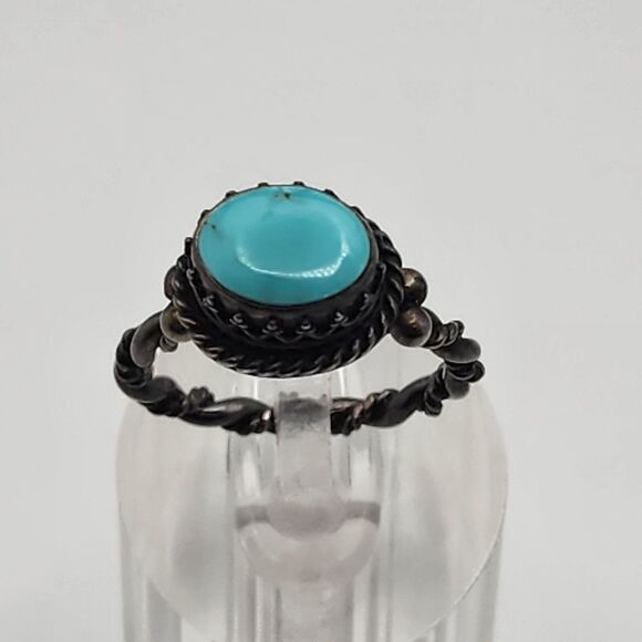 Hand Crafted Jewelry - Vintage Handcrafted Sterling Silver & Turquoise Ring (7)